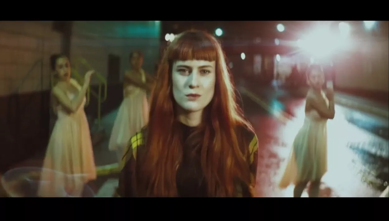 Oplev Owlle på Ideal Bar