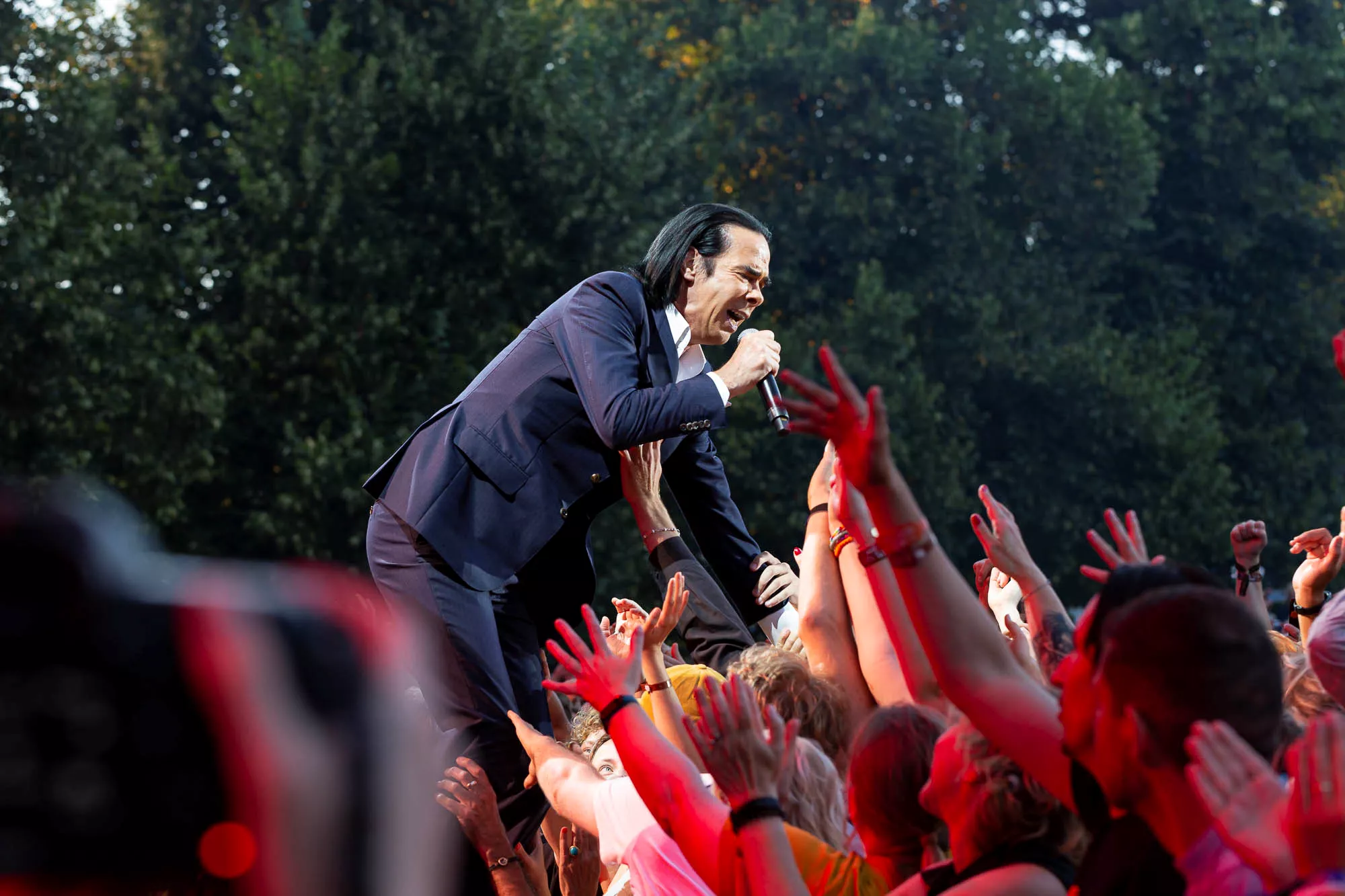 UFORGLEMMELIGE AFTNER: Nick Cave klar med livealbum - hør første sang her