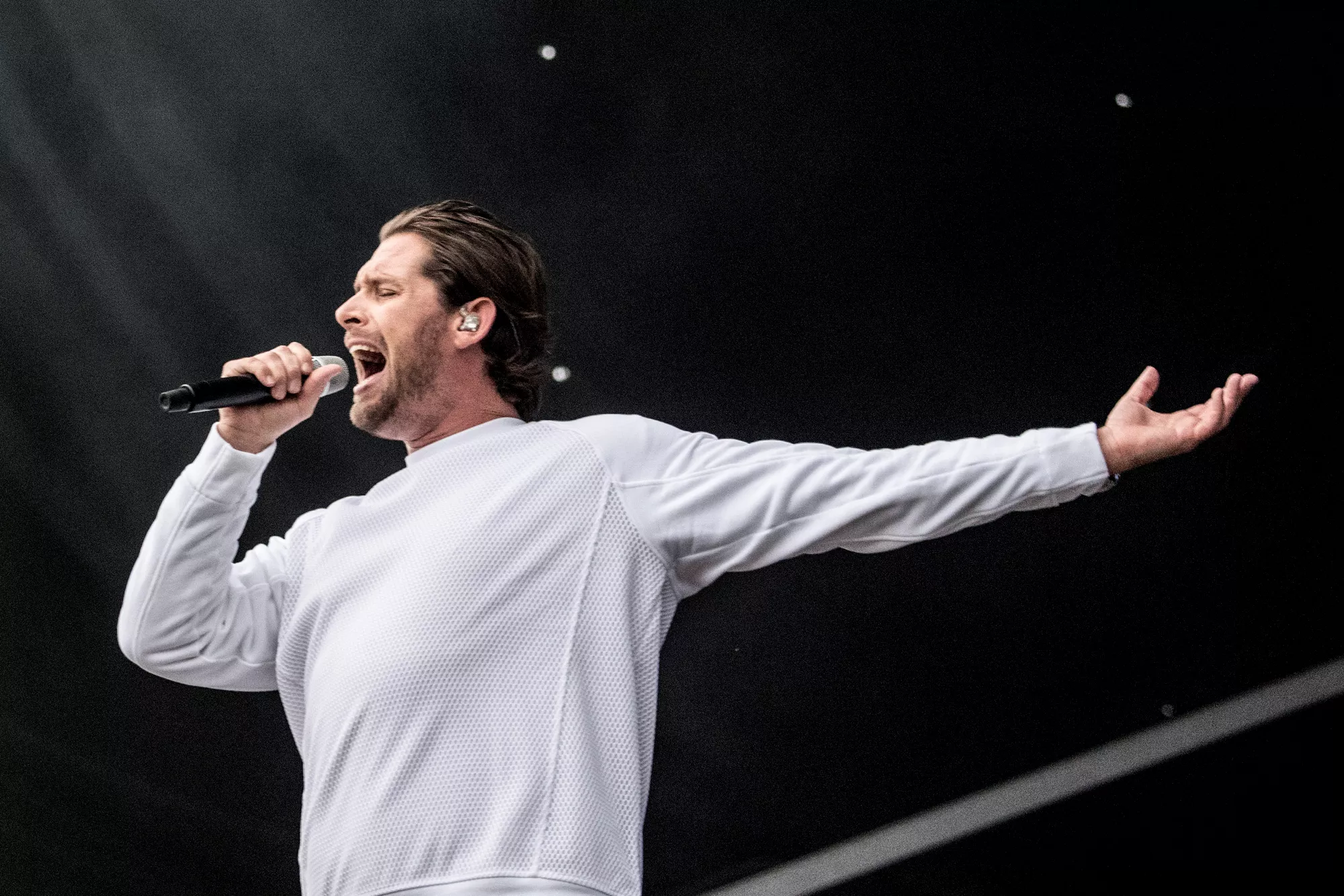 LYT: Rasmus Seebach udgiver to singler