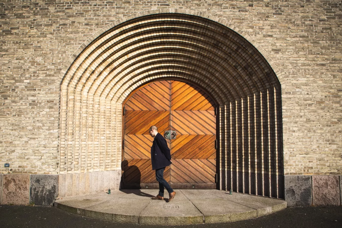 VIDEO: Marc Facchini slipper ængstelsen løs på ny single