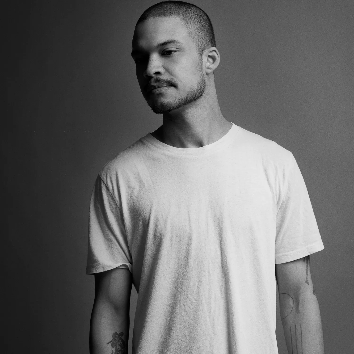 Shaka Loveless inviterer til releasekoncerter