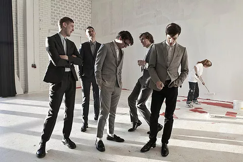 Spector: Jakkesæt er billigere end fyrværkeri