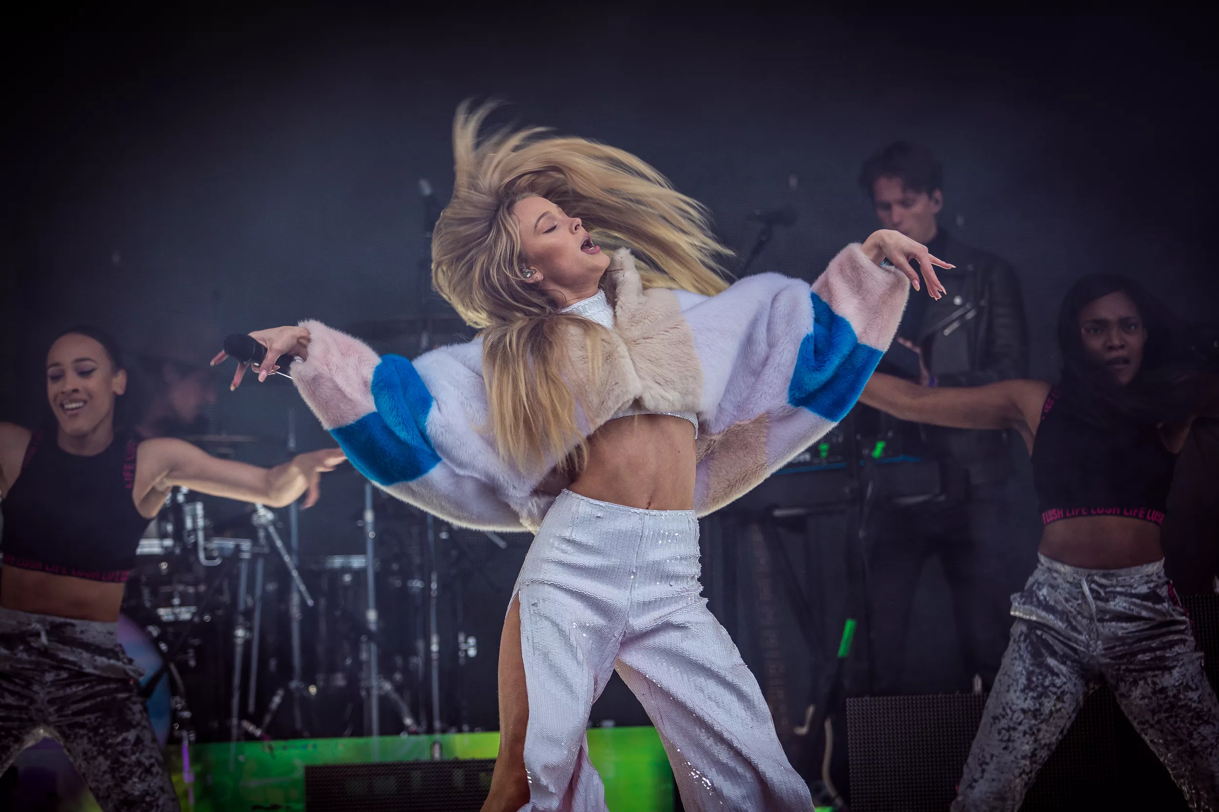 Zara Larsson med glädjande nyheter