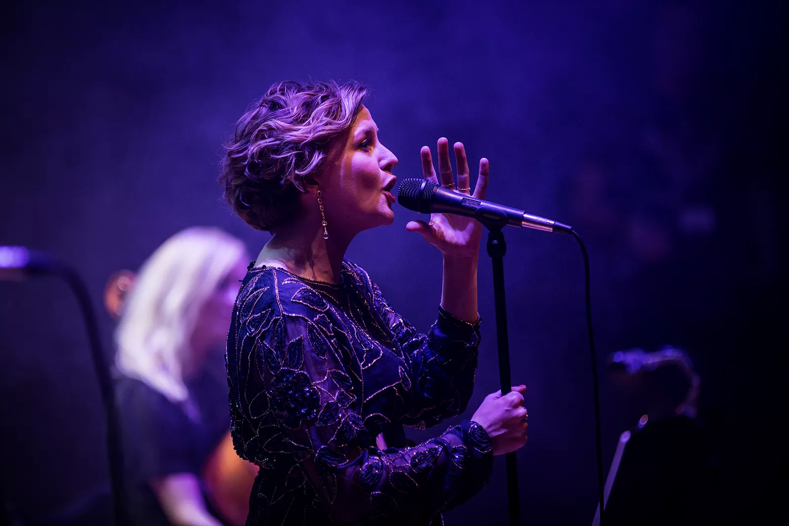 Stine Bramsen udgiver single og tager på turné 