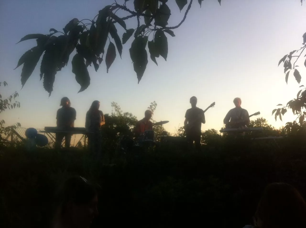 Premiere: Svømmebasseng - Innertier