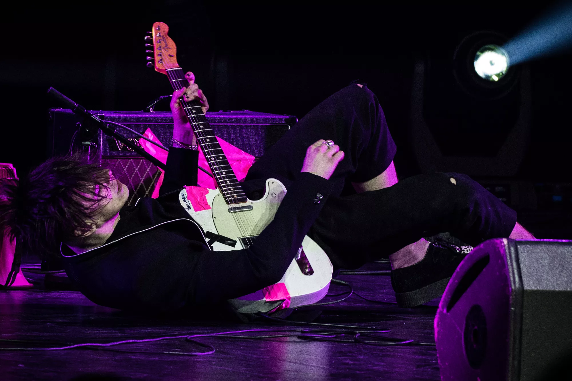 Bidsk brite giver dansk koncert