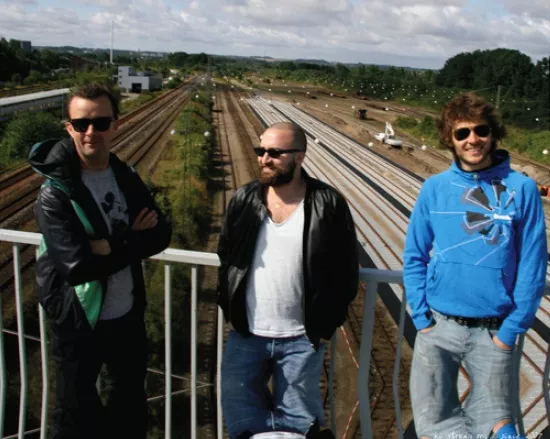 Death To Frank Ziyanak kombinerer turné med ny udgivelse