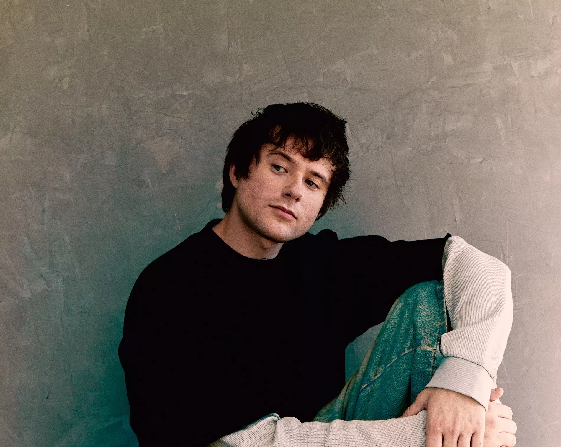 Generiske radiosange præsenteres med selvironisk charme