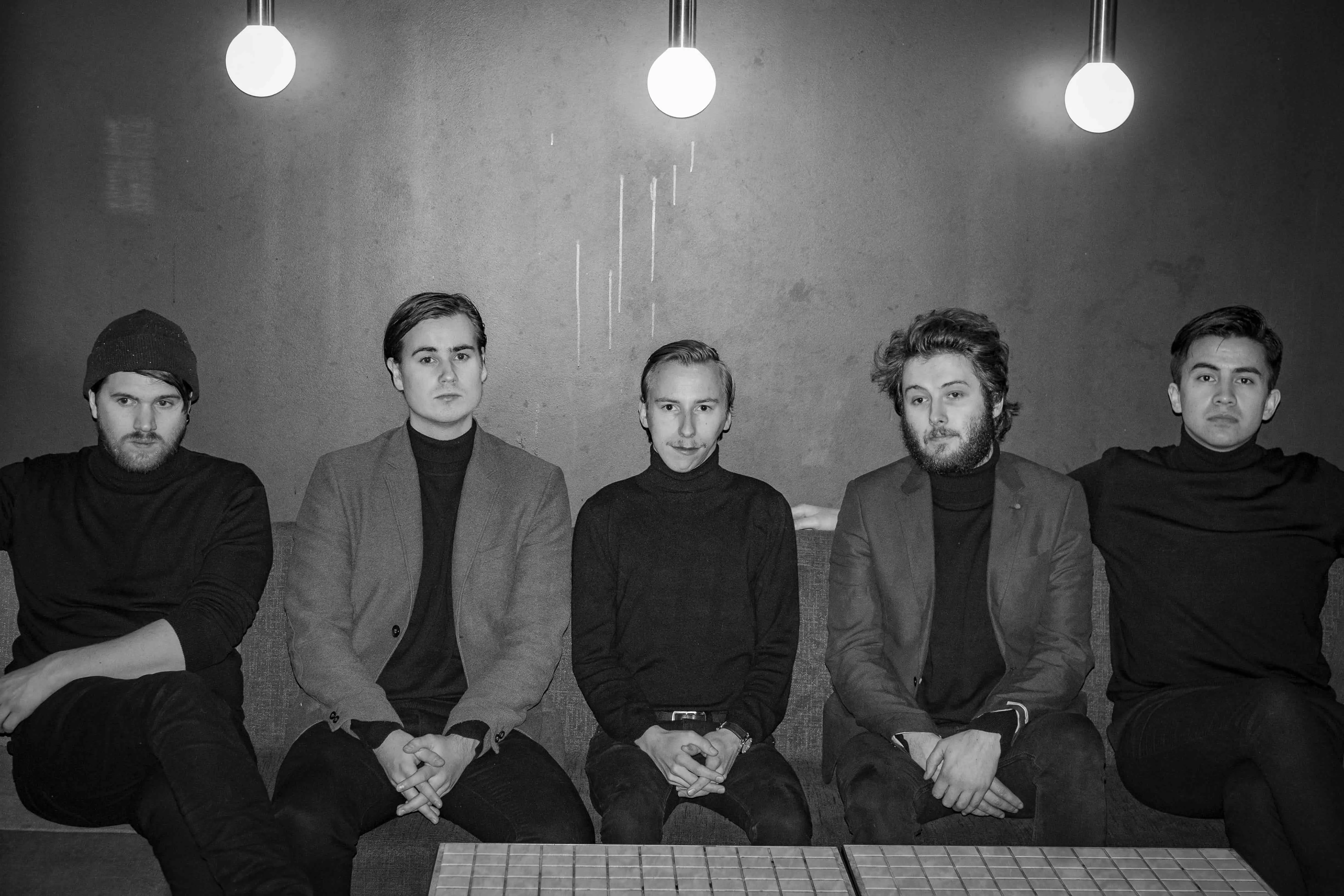 Støv slipper ny låt – og takker samtidig for seg med et justert og realistisk virkelighetsbilde