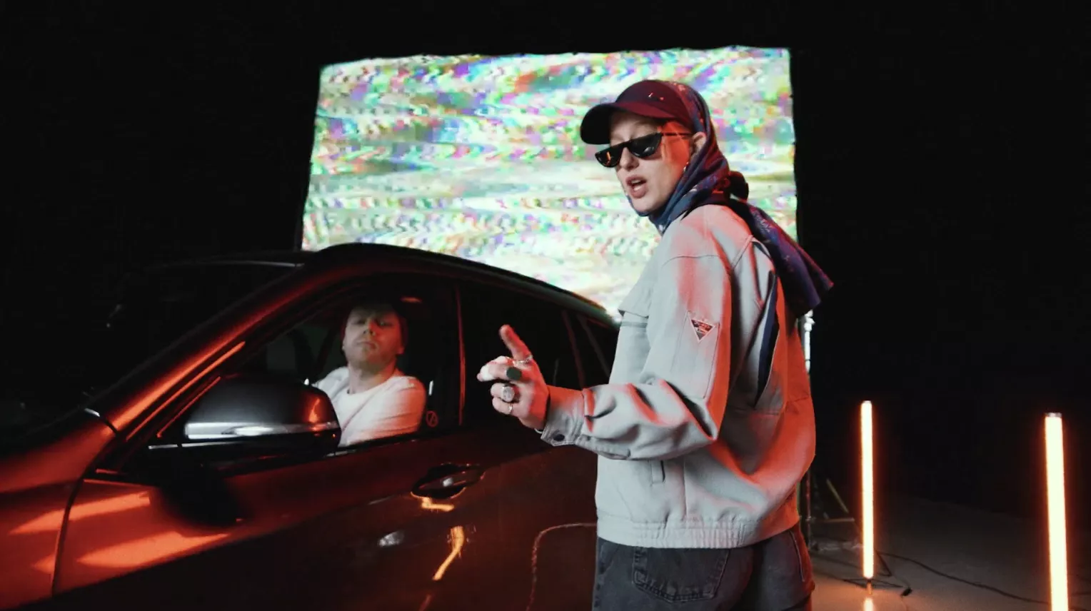 VIDEOPREMIERE: SULKA gør grin med biler, penge og stoffer