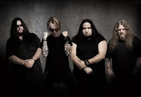 Fear Factory kommer til Betong