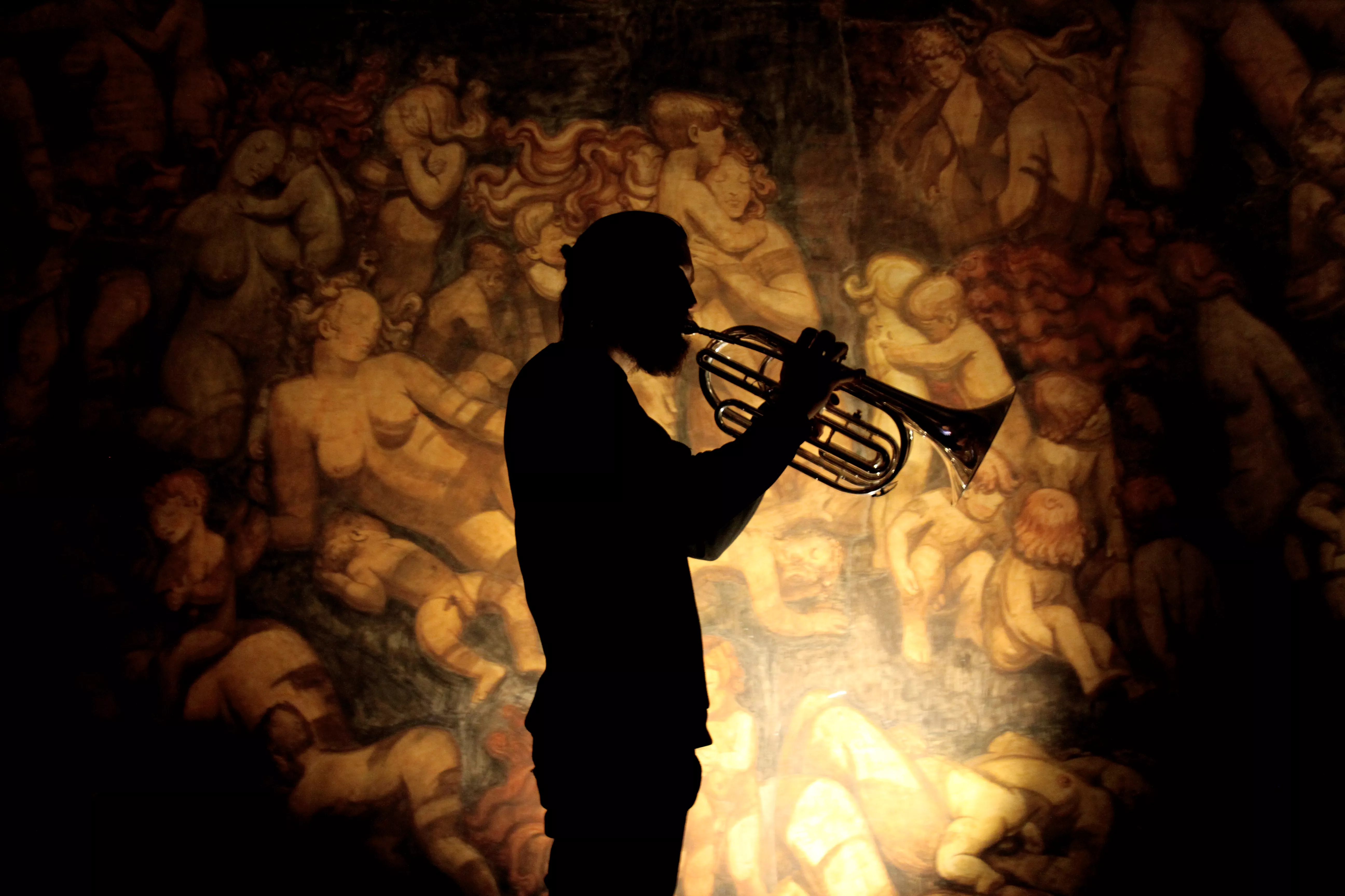 Kristoffer Lo i kontrasten til Highasakite