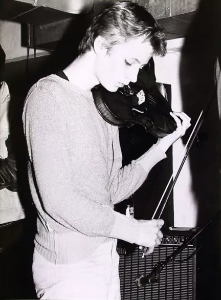 Tidligere Sort Sol-violinist vil i Folketinget