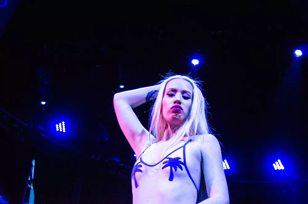 Rapdrottning ställer in spelning på Pridefestival