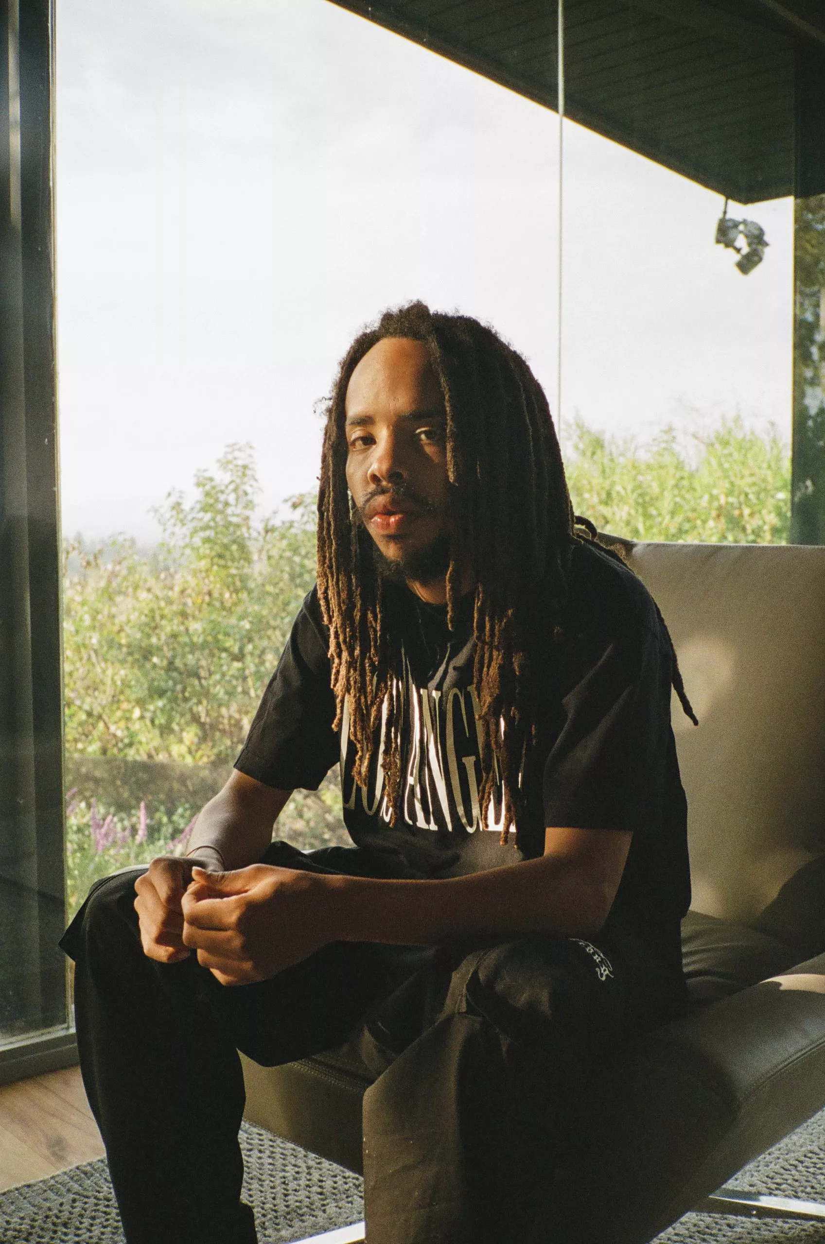 BÄST JUST NU: Mångbottnad resa in i sorg, ånger och frälsning