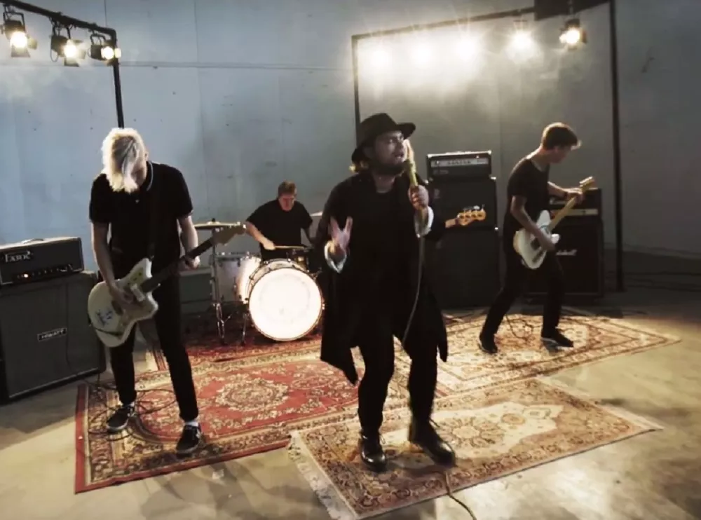 VIDEOPREMIÄR: Ignore The Elephant – Wish I Was Dead