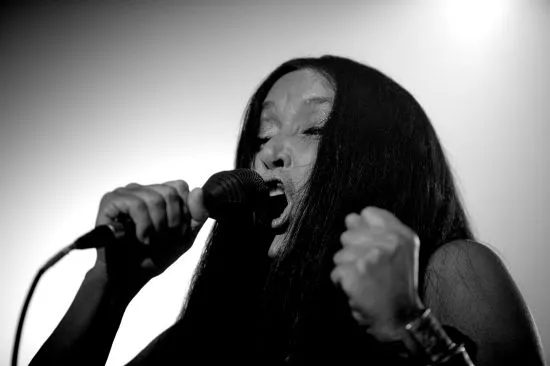 Annisette giver solokoncerter