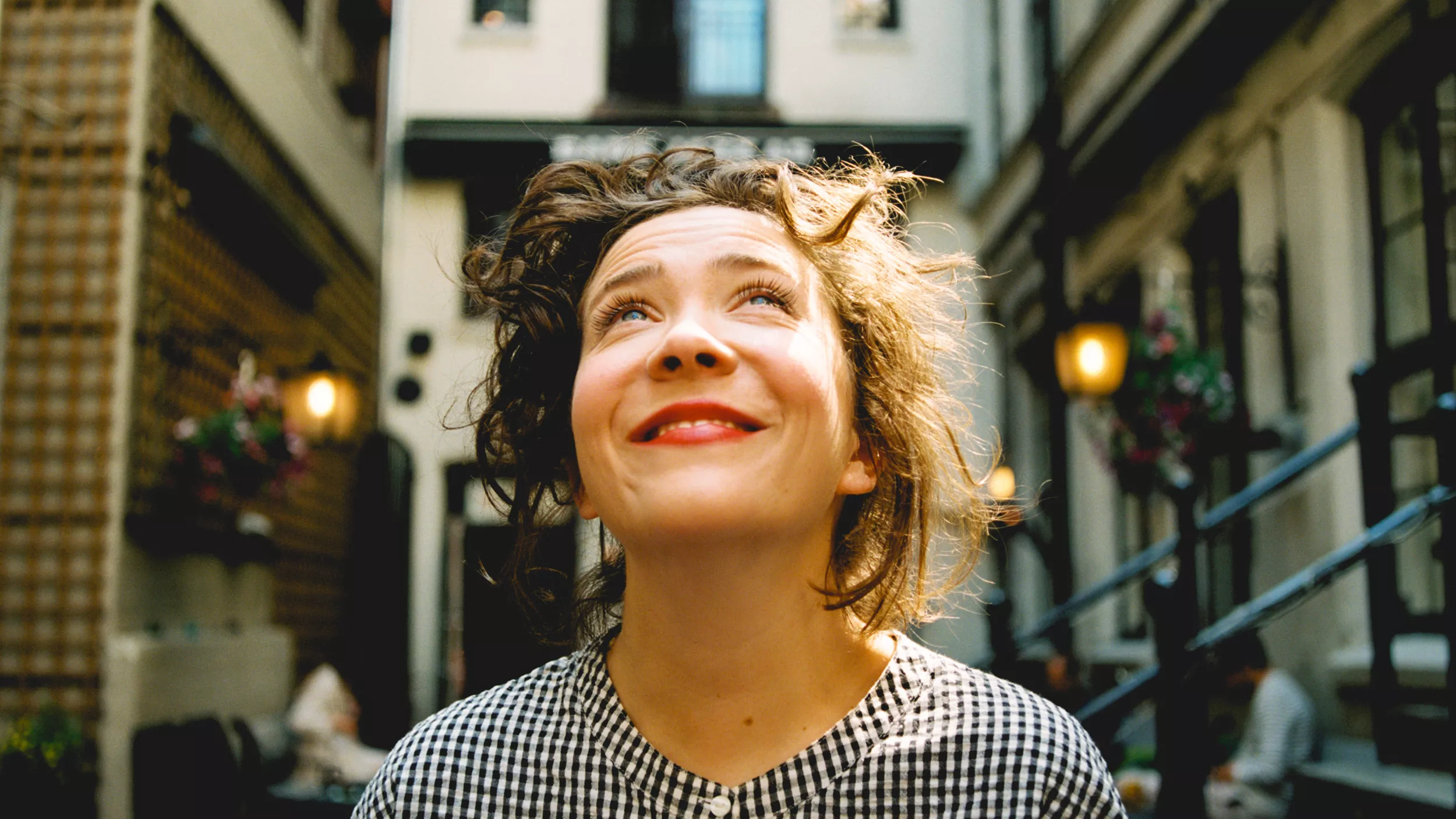 Albumaktuelle Emilie Nicolas: — Det er jo selvbiografisk, alt sammen