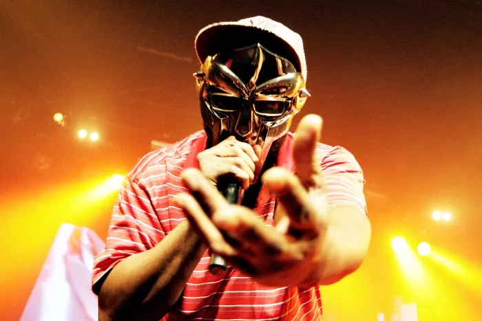 DOMMEDAG: Rapperen MF DOOM (1971-2020) er gået bort  