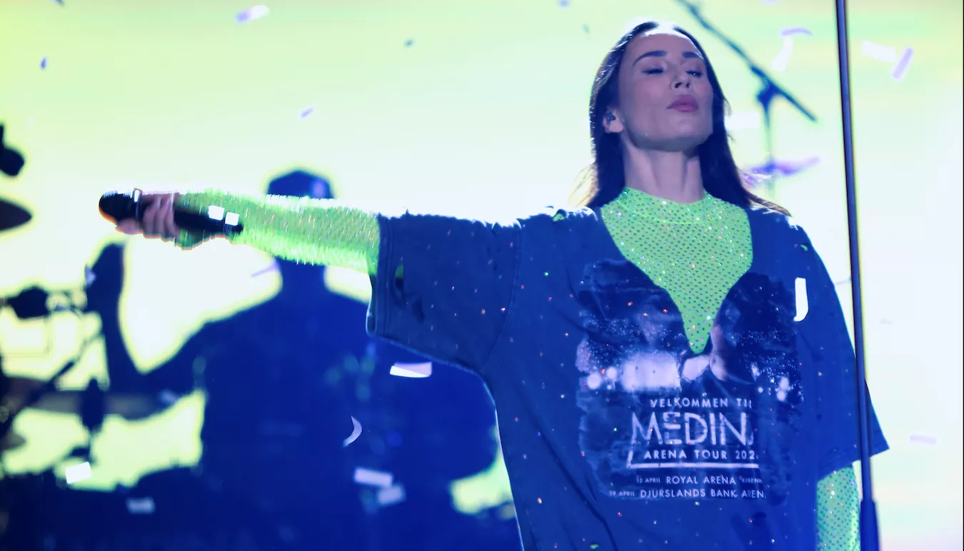 Medinas kampsang kaldes ”Kærlighed”