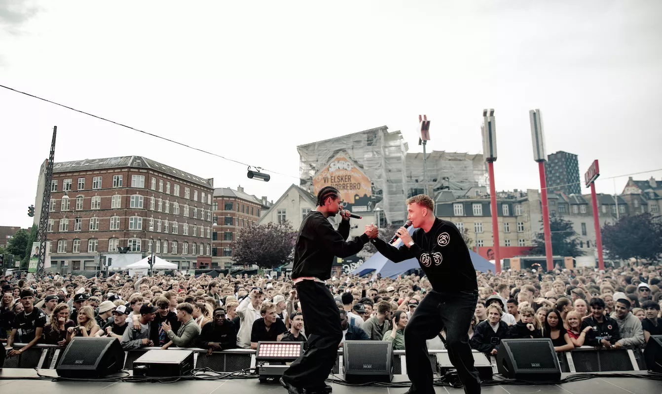 Distortion afslører: "Maler byen rød" i 2025