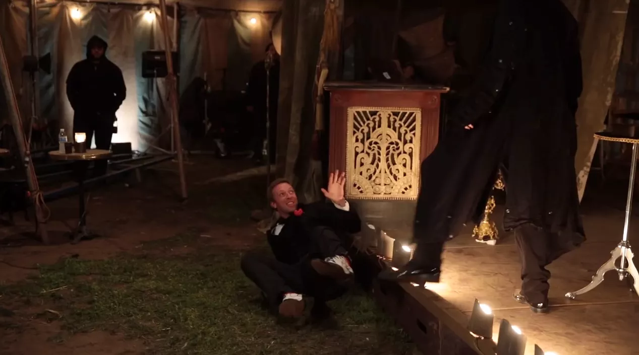 Kom bag scenerne med Coldplay