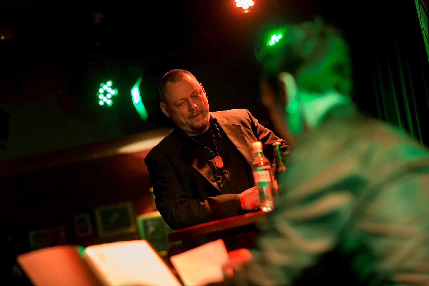 Stiller ut malerier i Oslo denne våren