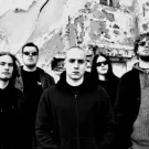 Submission skriver under med Mighty Music