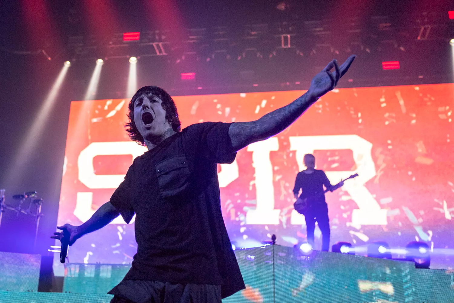 Frontmannen i Bring Me The Horizon med «Game Of Thrones»-teasing