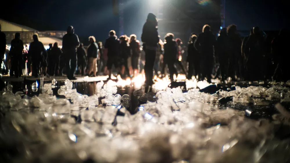 Festival har lagt en 7 kilometer lång ölrörledning