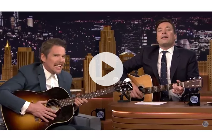 Jimmy Fallon og Ethan Hawke synger vuggeviser som Bob Dylan