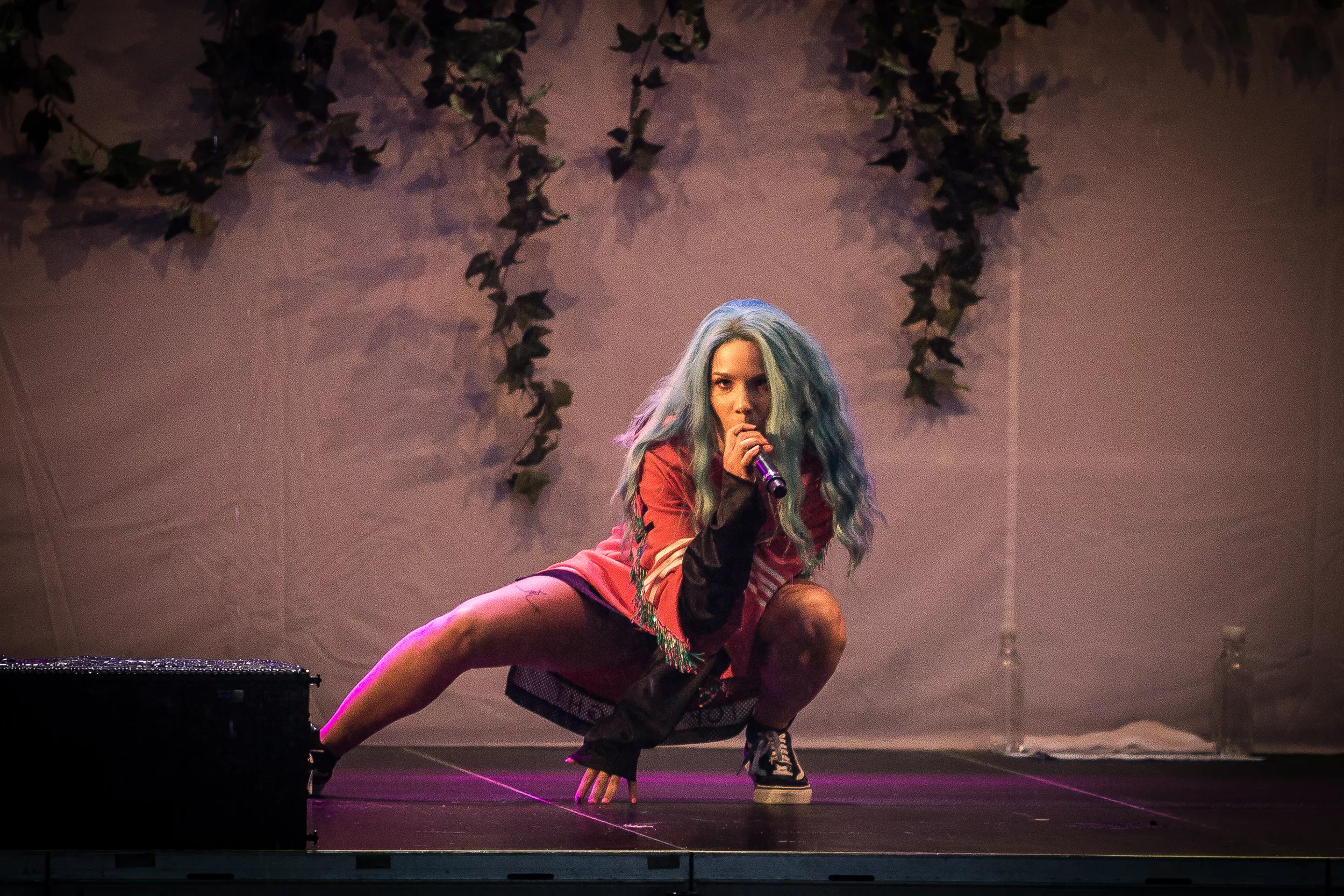 Sommerpop i øsende regn