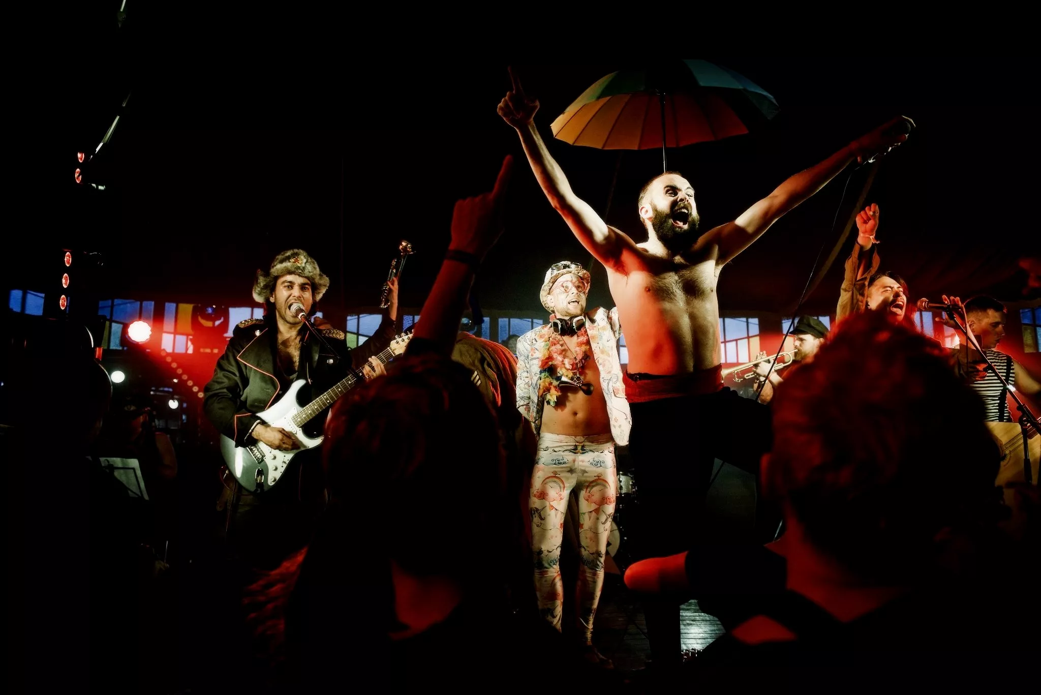 Julemanden får politisk standpunkt i ny video fra Orkestr Partisanski