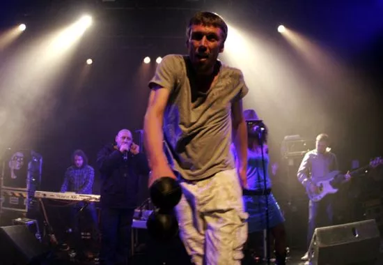 Bez vet inte vad han buzzar om