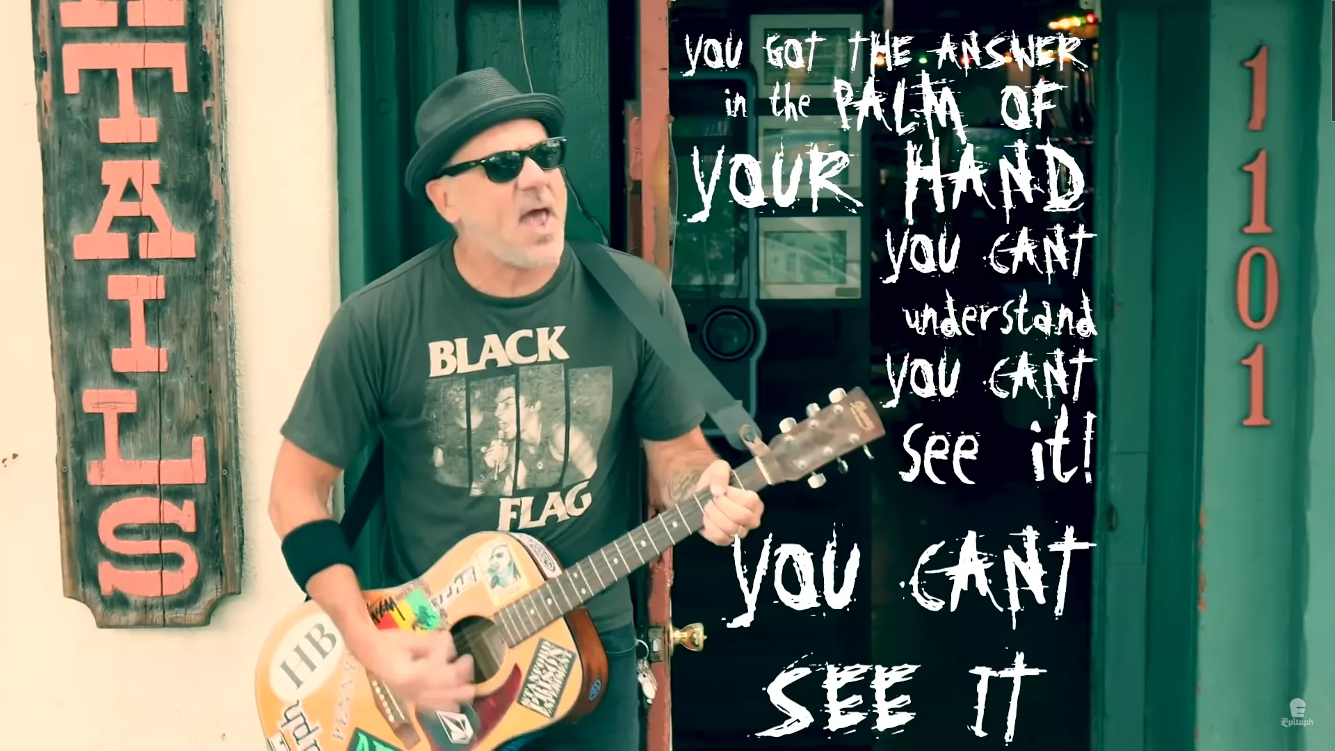 BÄST JUST NU: Punkveteranen tonar ner i solodebuten