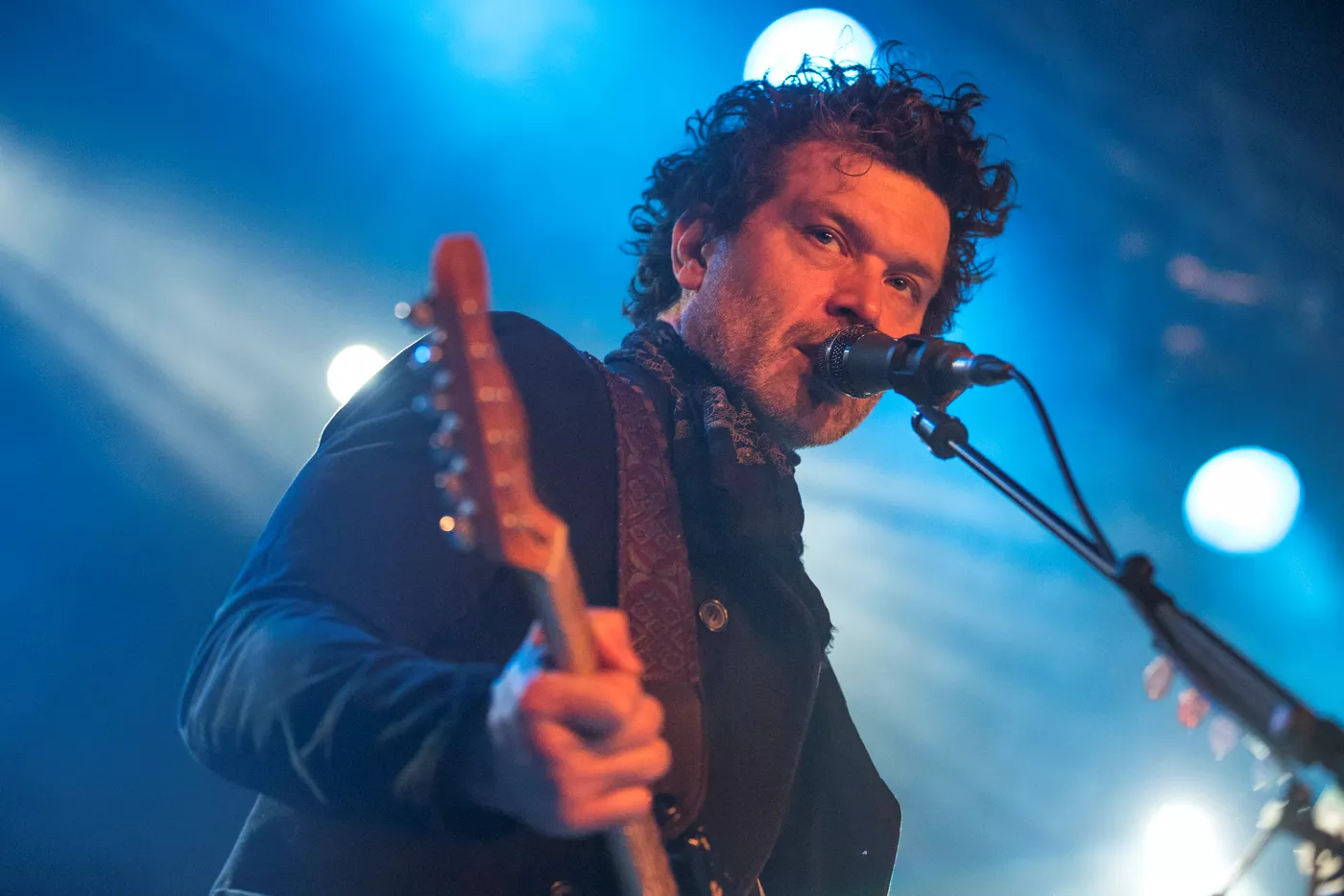  Fra universets spejlvendte udsending