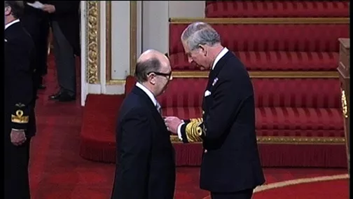 Legendarisk reggae-dj hædret af prins Charles