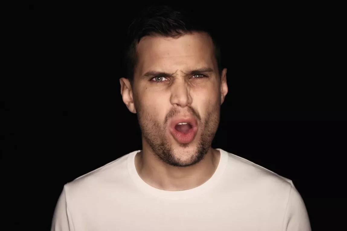 Mello-Robin ändrar texten efter kritikstorm