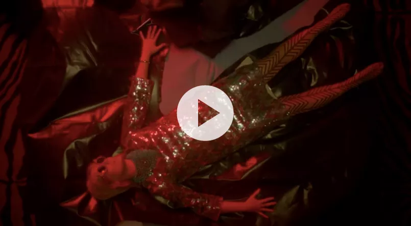 Se Róisín Murphy i bar-drama i ny musikvideo