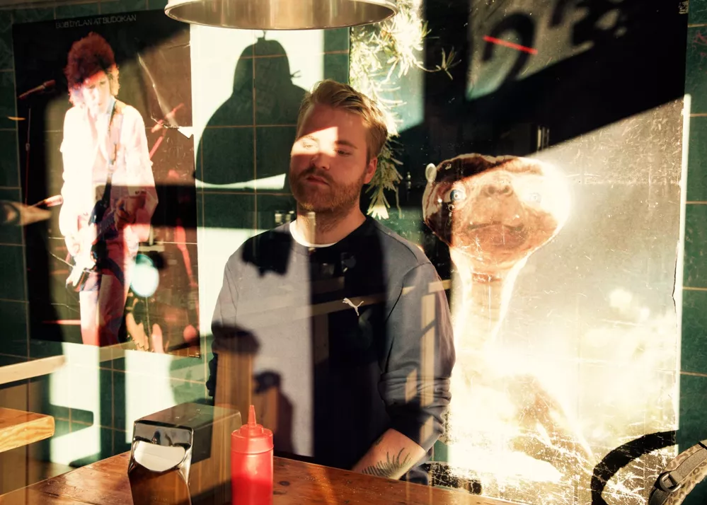 VIDEOPREMIERE: Moderne r&b i høj kvalitet