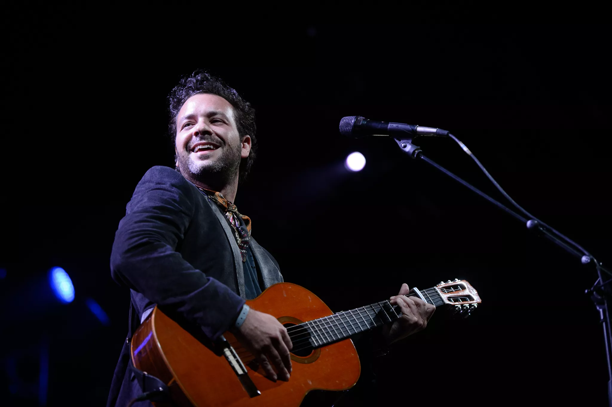 Hør Adam Cohens nye album en uge inden offentliggørelsen