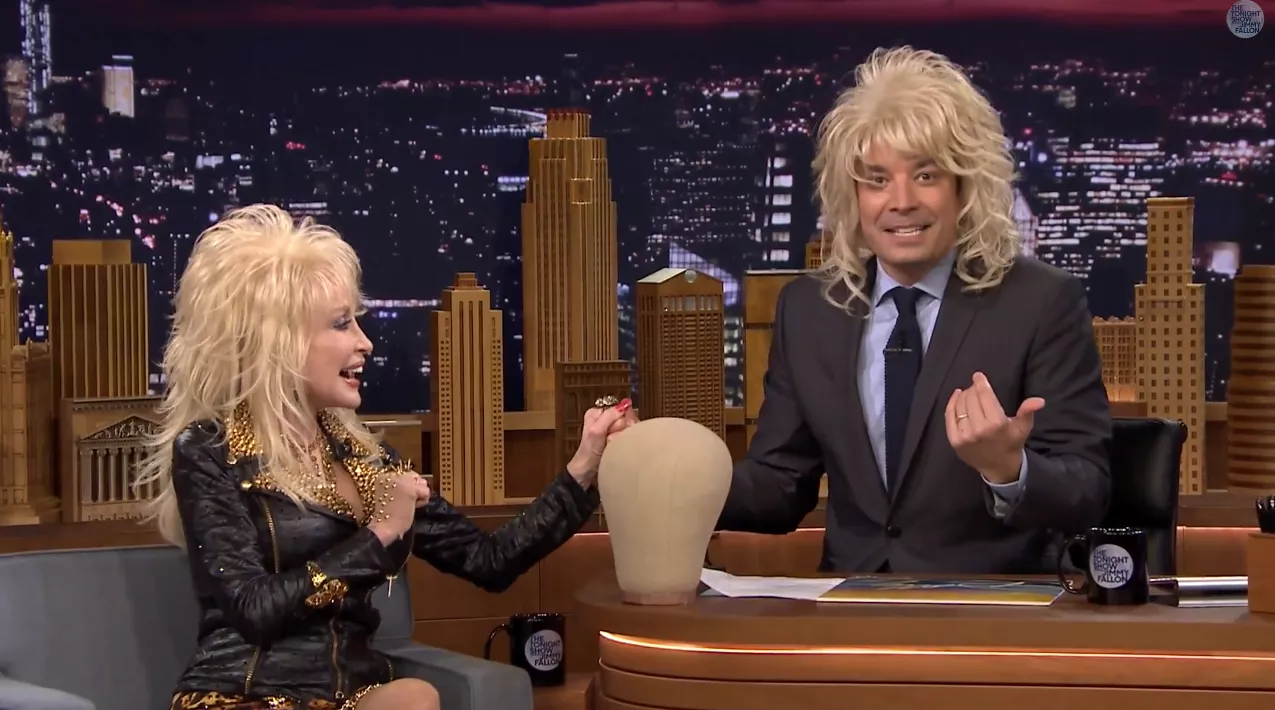 Dolly giver Fallon hårtips