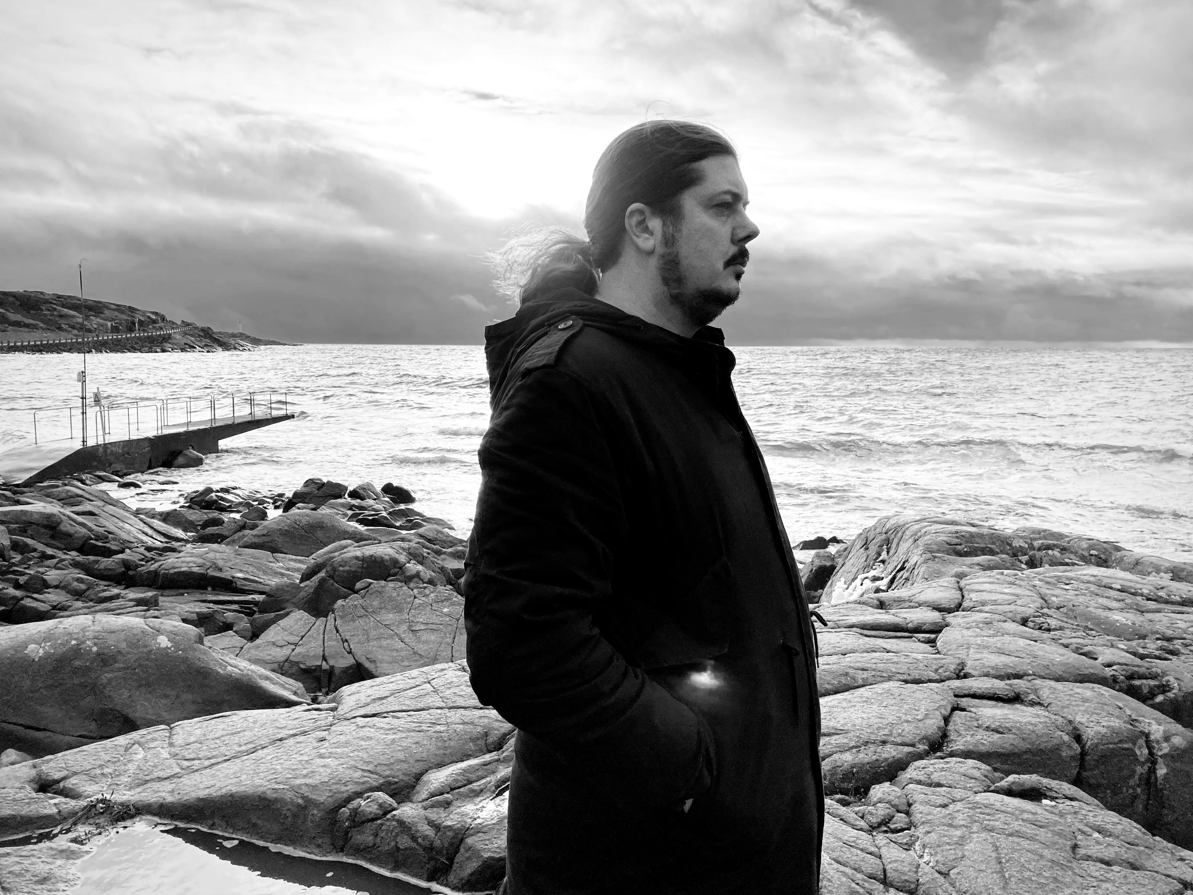 Azure Blue firar tio år som artist – släpper ny singel