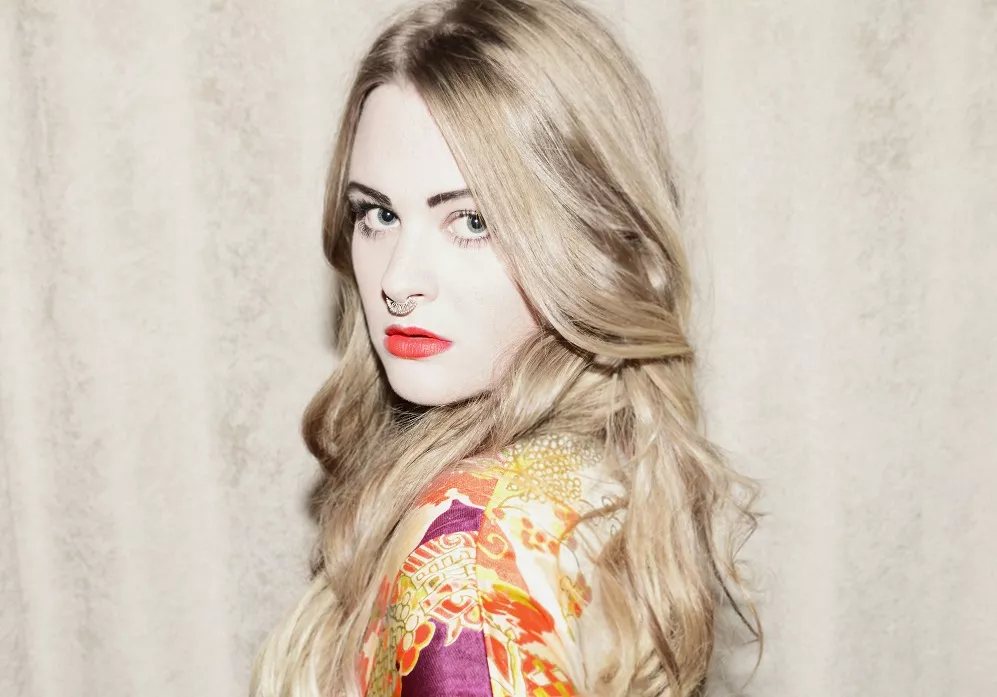 LÅTPREMIÄR: Raindear - I'm The Ice