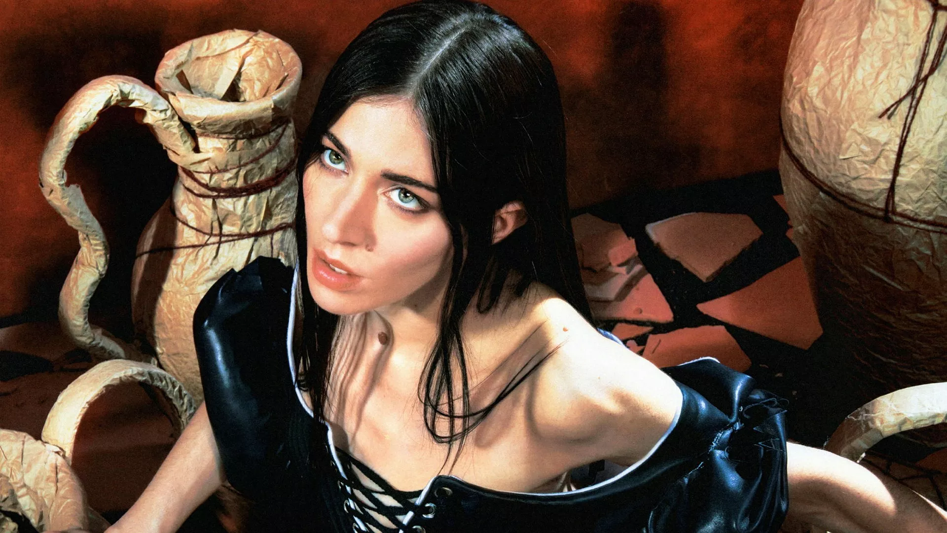 Caroline Polachek släpper idag ny musik. Foto: Perpetual Novice.