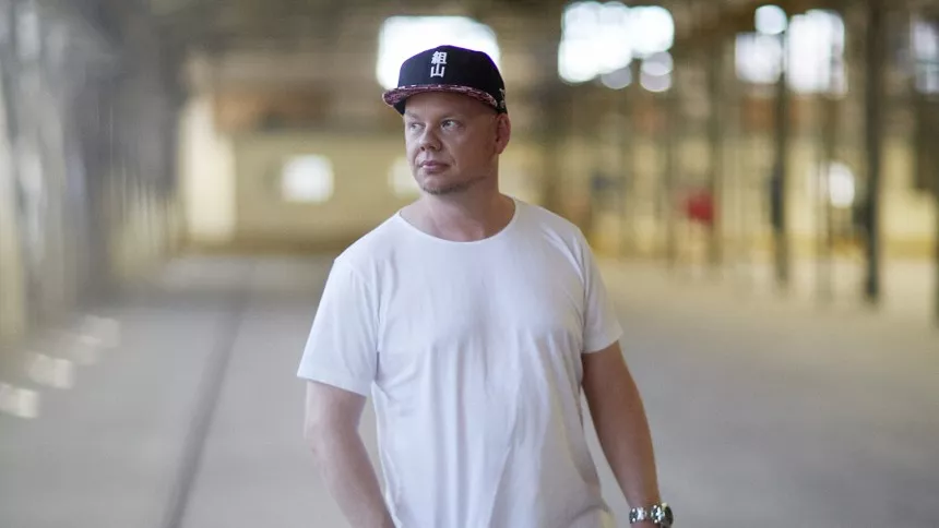 PER VERS OM SIN MUSIKSMAG: Jeg blev væltet bagover som 13-årig i efteråret ’89