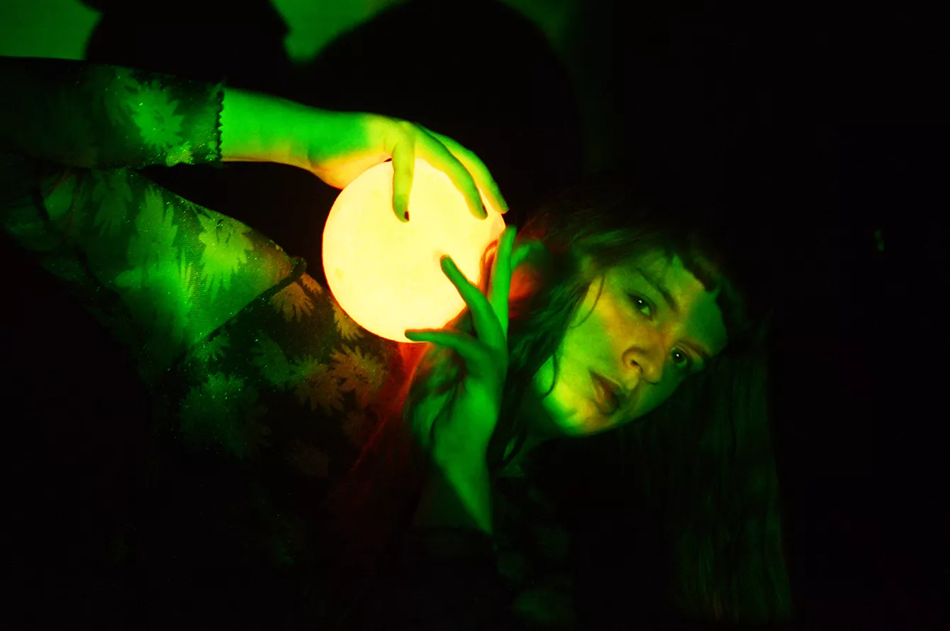 Danske Reveal Party sætter had til behandling med hærgende optimisme 