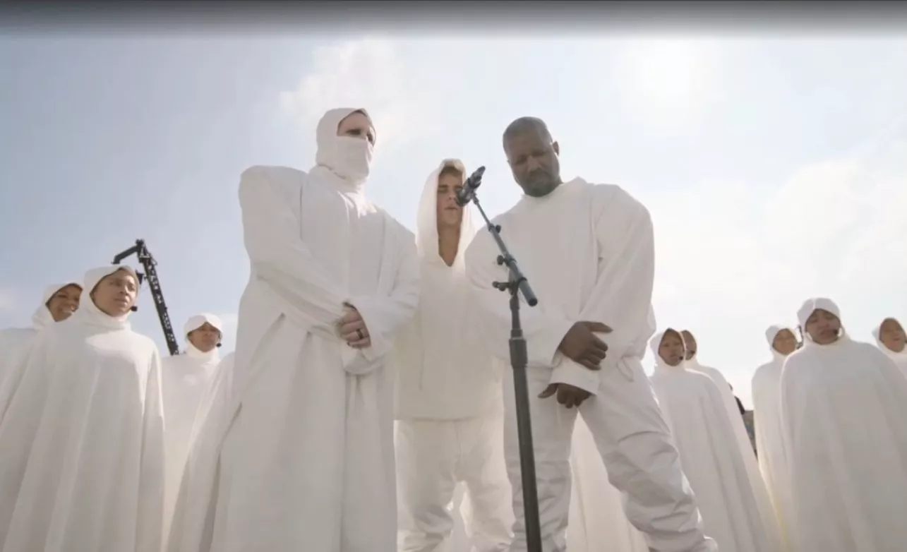 Kanye West fick besök av Marilyn Manson i kyrkolik sammankomst