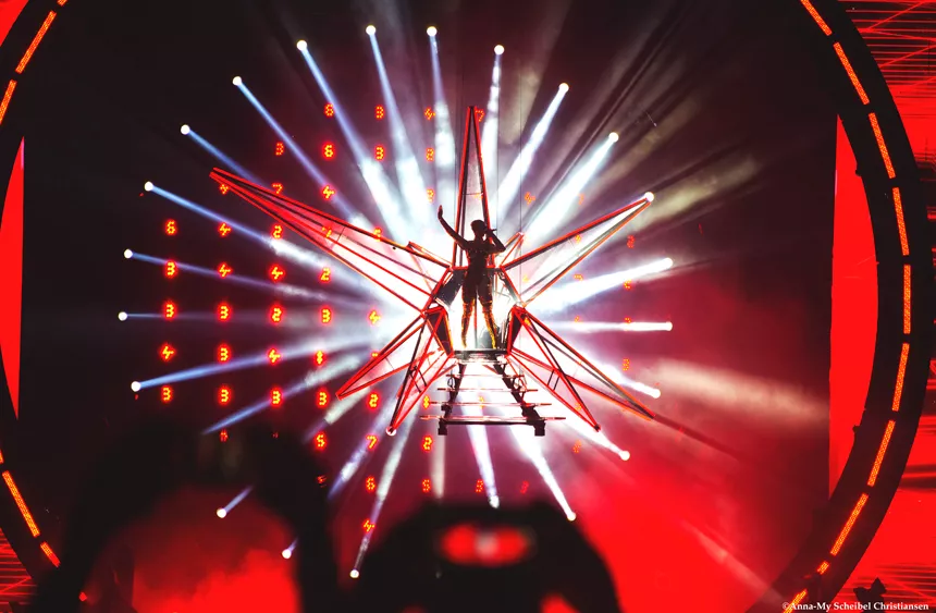 Gränslöst popskoj i chockrosa