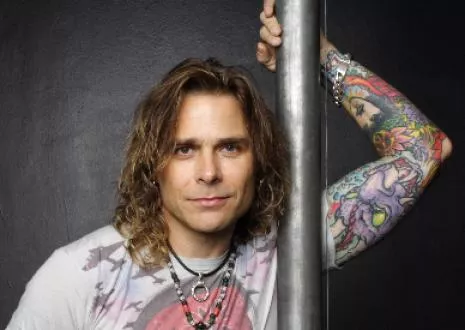Mike Tramp spiller støttekoncert med sit nye band